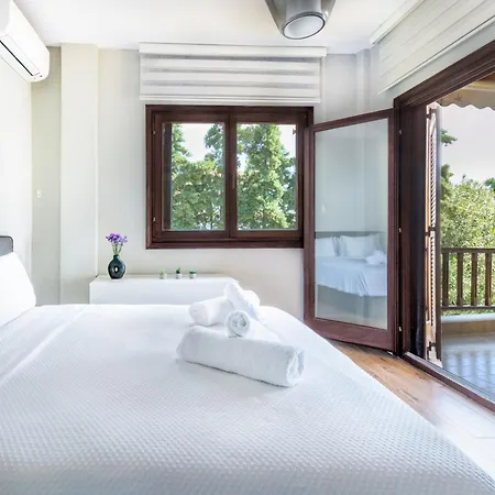 Iconic Prive Beachfront Villa Mola Kaliva Extérieur photo