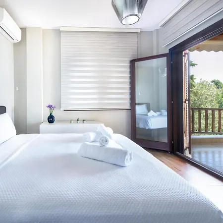 Iconic Prive Beachfront Villa Mola Kaliva Extérieur photo