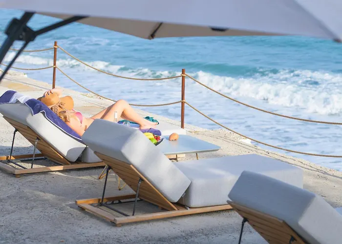 Iconic Prive Beachfront Villa Mola Kaliva