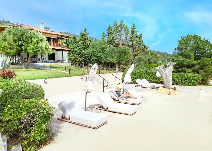 Iconic Prive Beachfront Villa Mola Kaliva
