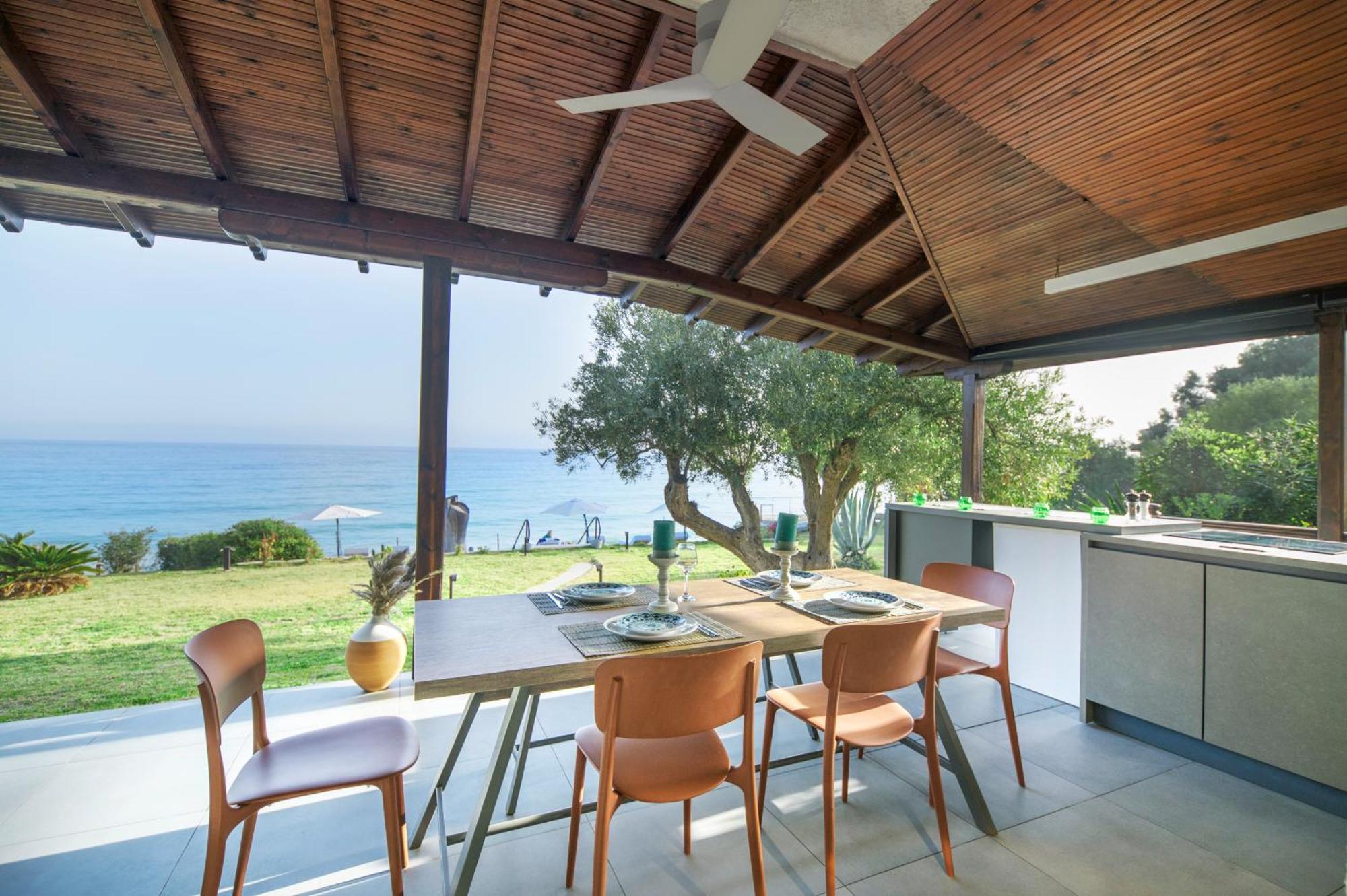 Iconic Prive Beachfront Villa *