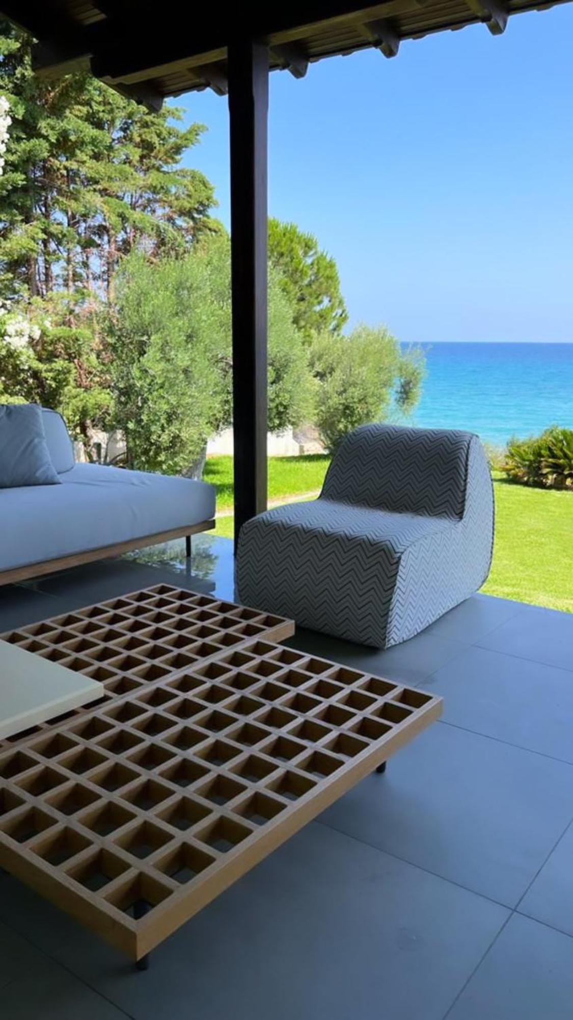 Villa Iconic Prive Beachfront Mola Kalyva